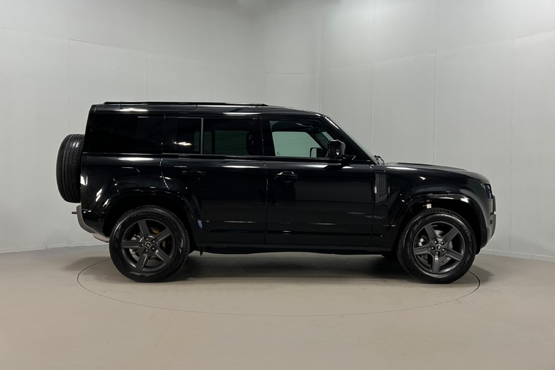 2025 (25) LAND ROVER DEFENDER 3.0 D250 X-Dynamic SE 110 5dr Auto 4912775