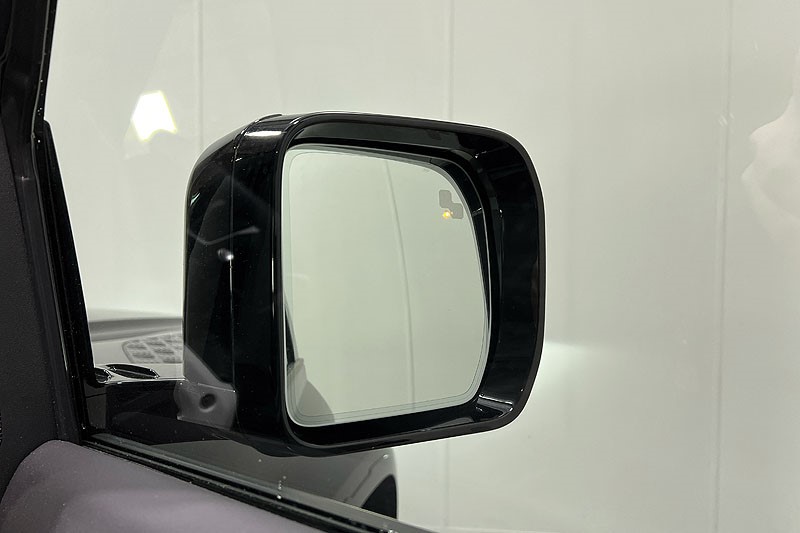 2025 (25) LAND ROVER DEFENDER 3.0 D250 X-Dynamic SE 110 5dr Auto 4912786