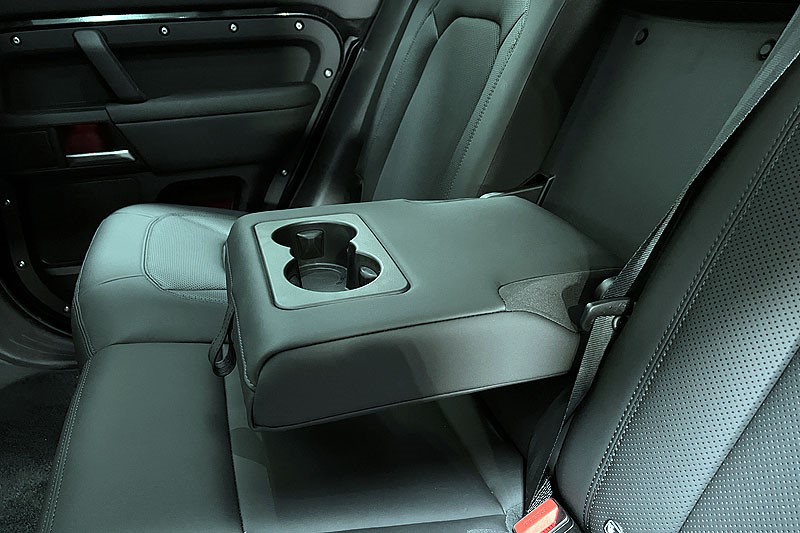 2025 (25) LAND ROVER DEFENDER 3.0 D250 X-Dynamic SE 110 5dr Auto 4912810