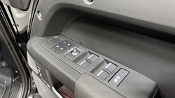 2025 (25) LAND ROVER DEFENDER 3.0 D250 X-Dynamic SE 110 5dr Auto 4912784