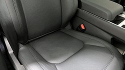 2025 (25) LAND ROVER DEFENDER 3.0 D250 X-Dynamic SE 110 5dr Auto 4912788