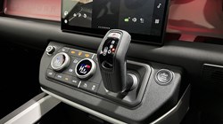 2025 (25) LAND ROVER DEFENDER 3.0 D250 X-Dynamic SE 110 5dr Auto 4912796