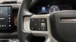 2025 (25) LAND ROVER DEFENDER 3.0 D250 X-Dynamic SE 110 5dr Auto 4912792