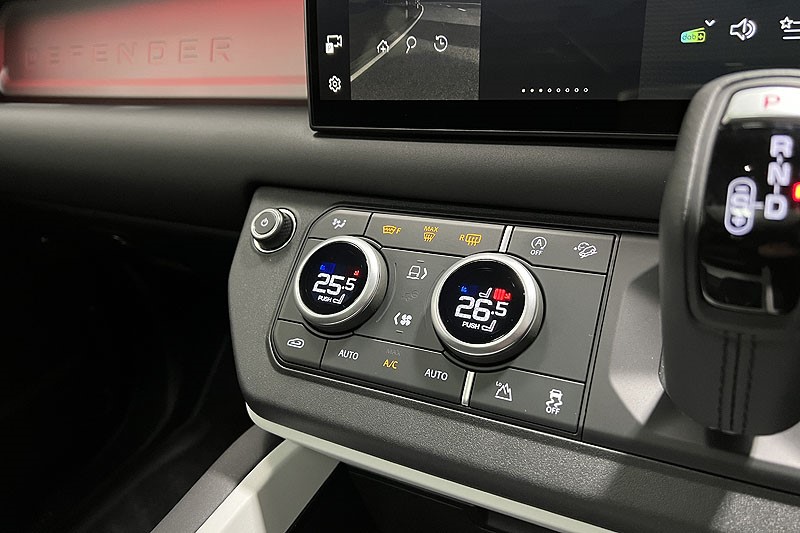 2025 (25) LAND ROVER DEFENDER 3.0 D250 X-Dynamic SE 110 5dr Auto 4912797