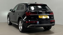 2021 (21) AUDI Q5 40 TDI Quattro S Line 5dr S Tronic 1