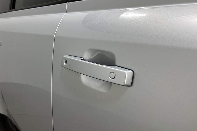 2023 (23) LAND ROVER DEFENDER 3.0 D300 X-Dynamic HSE 110 5dr Auto [7 Seat] 4941598