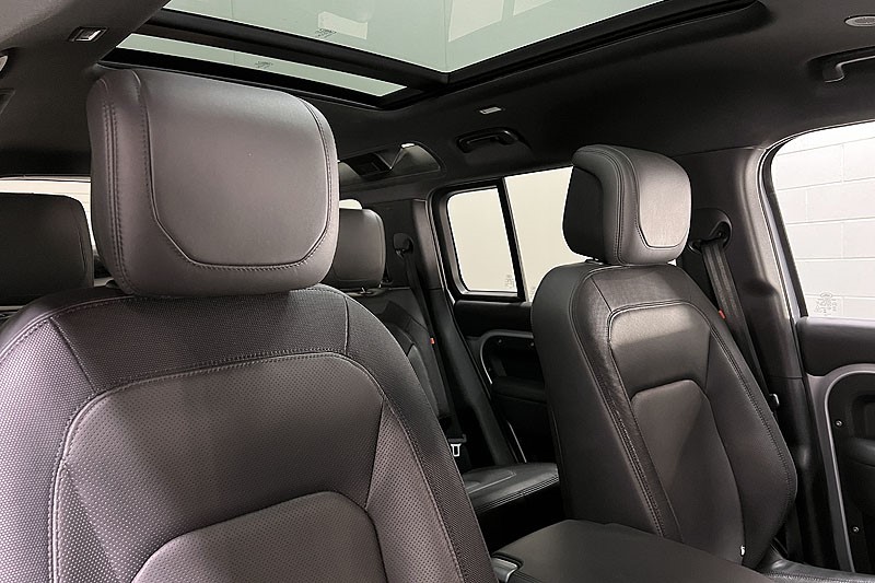 2023 (23) LAND ROVER DEFENDER 3.0 D300 X-Dynamic HSE 110 5dr Auto [7 Seat] 4941568