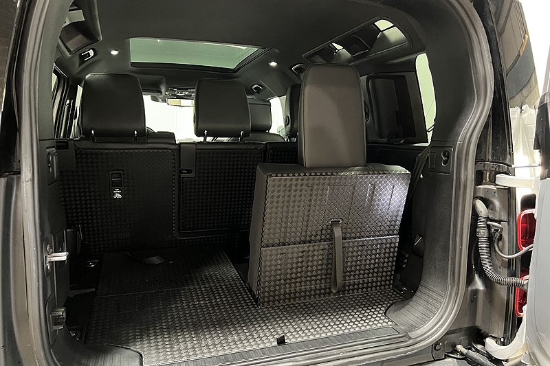 2023 (23) LAND ROVER DEFENDER 3.0 D300 X-Dynamic HSE 110 5dr Auto [7 Seat] 4941593