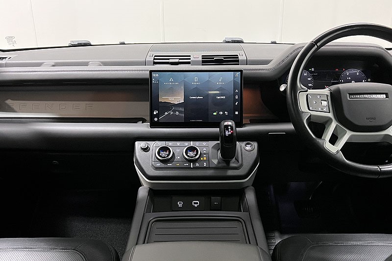 2023 (23) LAND ROVER DEFENDER 3.0 D300 X-Dynamic HSE 110 5dr Auto [7 Seat] 4941559