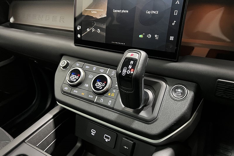 2023 (23) LAND ROVER DEFENDER 3.0 D300 X-Dynamic HSE 110 5dr Auto [7 Seat] 4941575