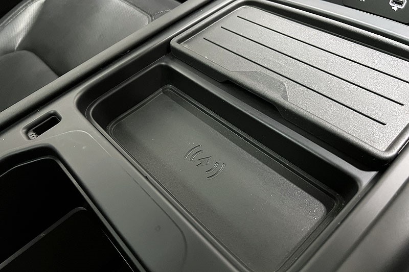 2023 (23) LAND ROVER DEFENDER 3.0 D300 X-Dynamic HSE 110 5dr Auto [7 Seat] 4941577