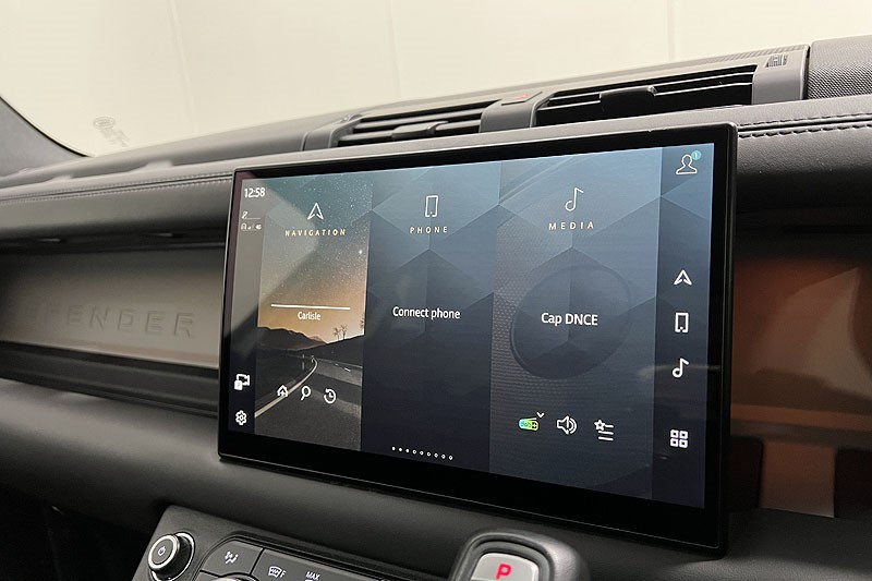 2023 (23) LAND ROVER DEFENDER 3.0 D300 X-Dynamic HSE 110 5dr Auto [7 Seat] 4941581