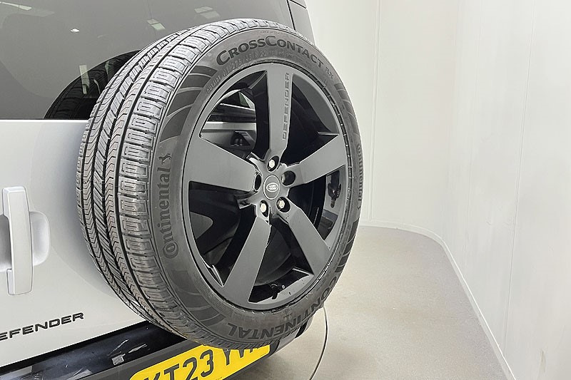 2023 (23) LAND ROVER DEFENDER 3.0 D300 X-Dynamic HSE 110 5dr Auto [7 Seat] 4941596