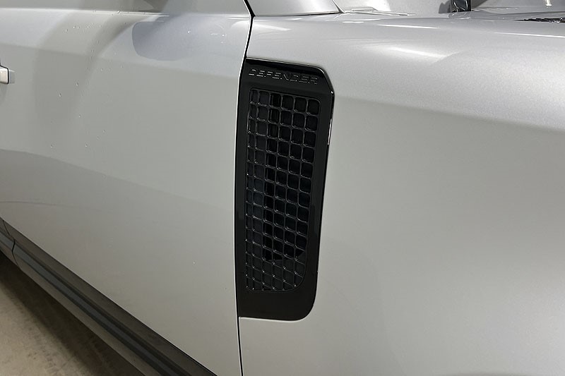 2023 (23) LAND ROVER DEFENDER 3.0 D300 X-Dynamic HSE 110 5dr Auto [7 Seat] 4941600