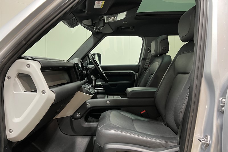 2023 (23) LAND ROVER DEFENDER 3.0 D300 X-Dynamic HSE 110 5dr Auto [7 Seat] 4941552