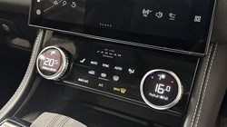 2024 (24) JAGUAR F-PACE 2.0 D200 R-Dynamic SE Black 5dr Auto AWD 4540641