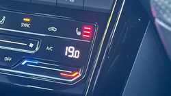 2022 (22) VOLKSWAGEN T-ROC 2.0 TDI 150 EVO R-Line 5dr DSG 5317922