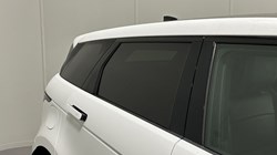 2024 (24) LAND ROVER RANGE ROVER EVOQUE 2.0 D200 Dynamic SE 5dr Auto 4596580