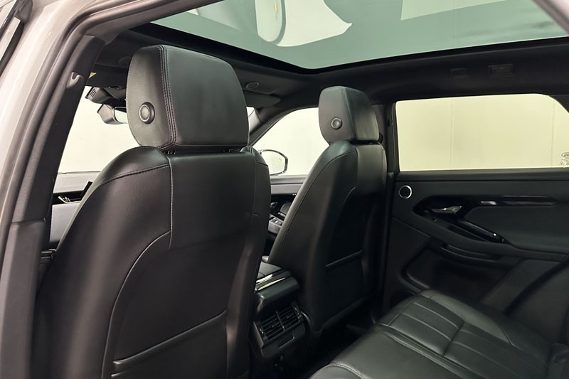 2024 (24) LAND ROVER RANGE ROVER EVOQUE 2.0 D200 Dynamic SE 5dr Auto 4596572