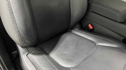 2023 (23) LAND ROVER COMMERCIAL DEFENDER 3.0 D250 Hard Top SE Auto 4588486