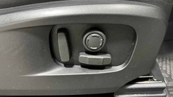 2023 (23) LAND ROVER COMMERCIAL DEFENDER 3.0 D250 Hard Top SE Auto 4588485