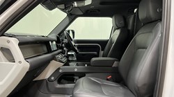 2023 (23) LAND ROVER COMMERCIAL DEFENDER 3.0 D250 Hard Top SE Auto 4588473