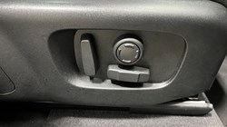 2024 (24) LAND ROVER RANGE ROVER VELAR 2.0 D200 MHEV Dynamic SE 5dr Auto 4671421