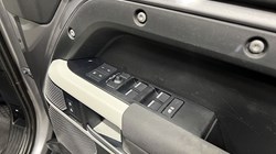 2022 (72) LAND ROVER DEFENDER 3.0 D250 X-Dynamic SE 110 5dr Auto 4603185