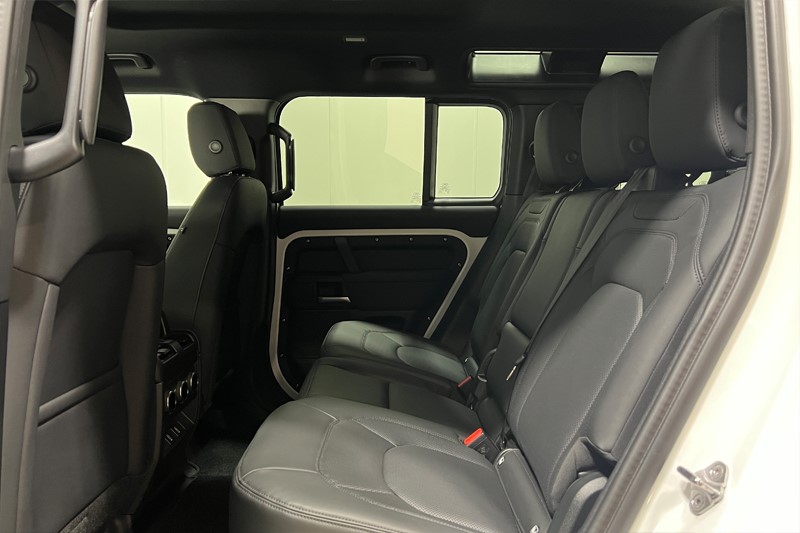 2025 (75) LAND ROVER DEFENDER 3.0 D250 X-Dynamic SE 110 5dr Auto 5320257