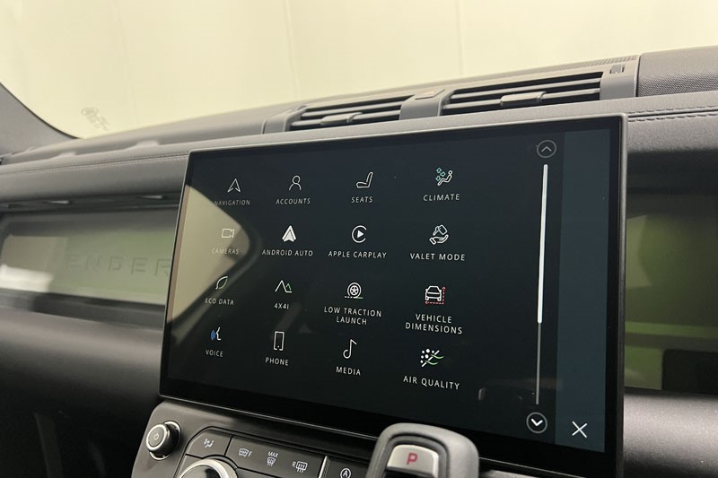 2025 (75) LAND ROVER DEFENDER 3.0 D250 X-Dynamic SE 110 5dr Auto 5320283