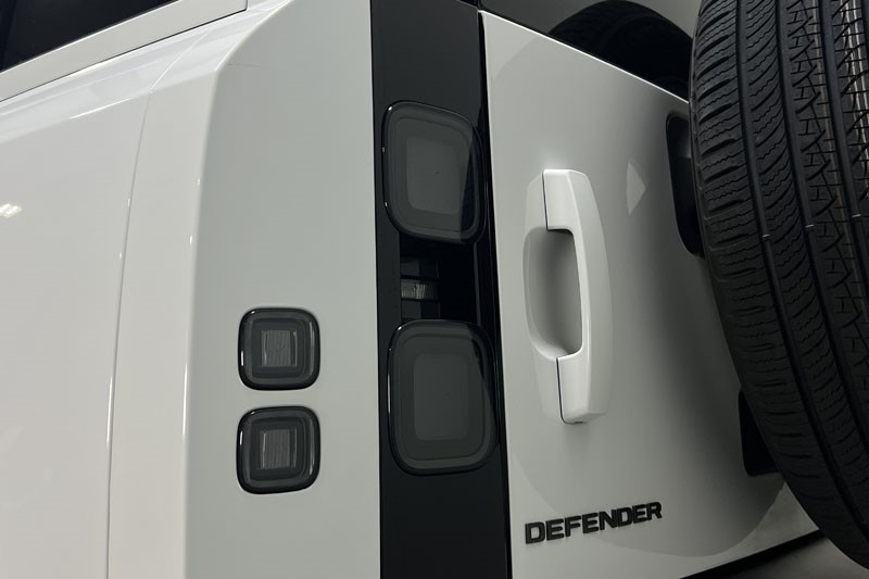 2025 (75) LAND ROVER DEFENDER 3.0 D250 X-Dynamic SE 110 5dr Auto 5320297