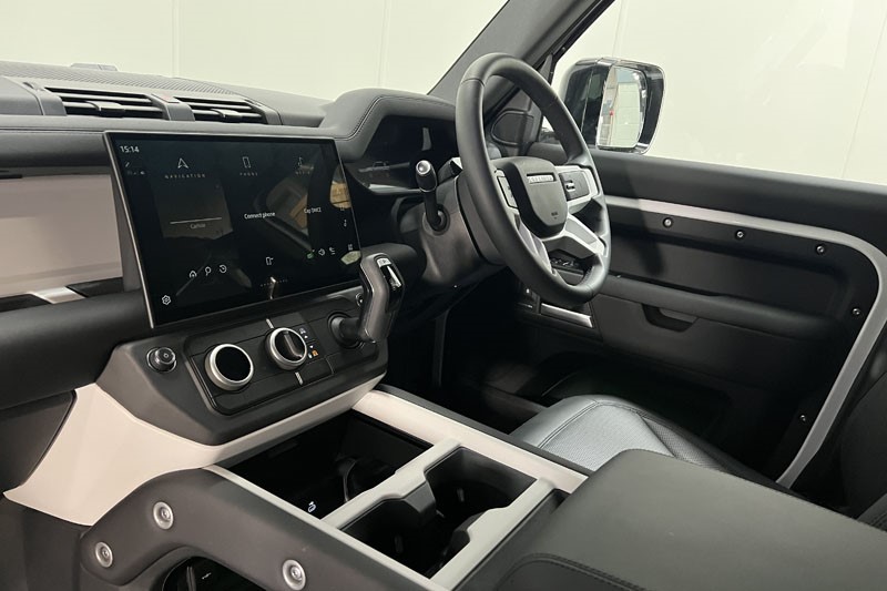 2025 (75) LAND ROVER DEFENDER 3.0 D250 X-Dynamic SE 110 5dr Auto 5320287