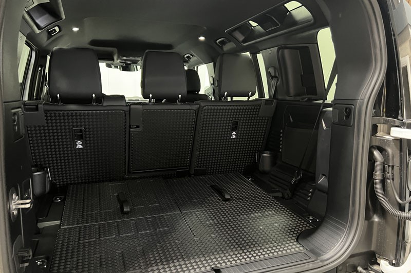 2025 (75) LAND ROVER DEFENDER 3.0 D250 X-Dynamic SE 110 5dr Auto 5320295