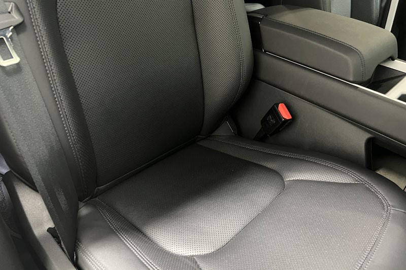 2025 (75) LAND ROVER DEFENDER 3.0 D250 X-Dynamic SE 110 5dr Auto 5320271