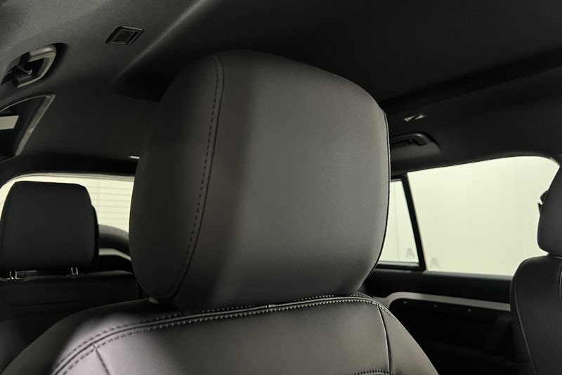 2025 (75) LAND ROVER DEFENDER 3.0 D250 X-Dynamic SE 110 5dr Auto 5320273