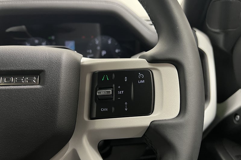 2025 (75) LAND ROVER DEFENDER 3.0 D250 X-Dynamic SE 110 5dr Auto 5320275