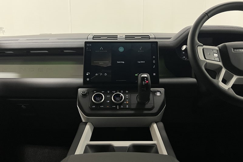 2025 (75) LAND ROVER DEFENDER 3.0 D250 X-Dynamic SE 110 5dr Auto 5320263