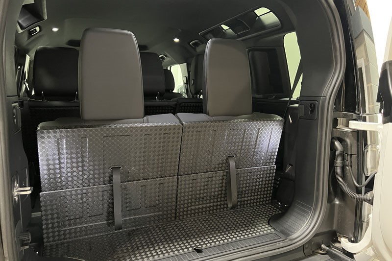 2025 (75) LAND ROVER DEFENDER 3.0 D250 X-Dynamic SE 110 5dr Auto 5320292