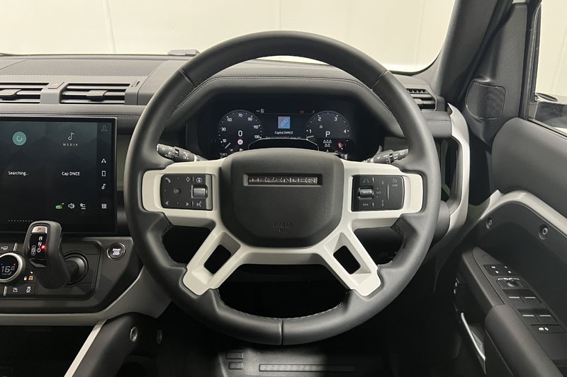 2025 (75) LAND ROVER DEFENDER 3.0 D250 X-Dynamic SE 110 5dr Auto 5320264