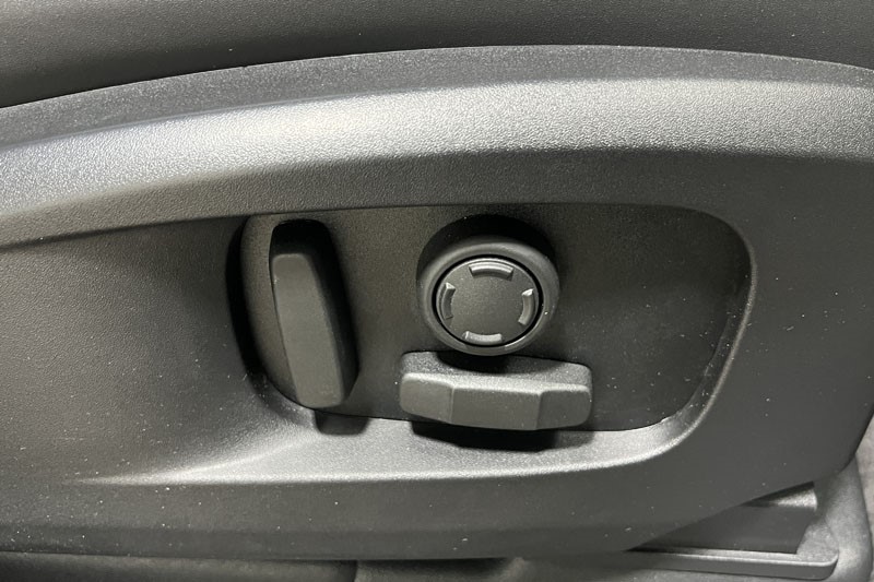 2025 (75) LAND ROVER DEFENDER 3.0 D250 X-Dynamic SE 110 5dr Auto 5320270