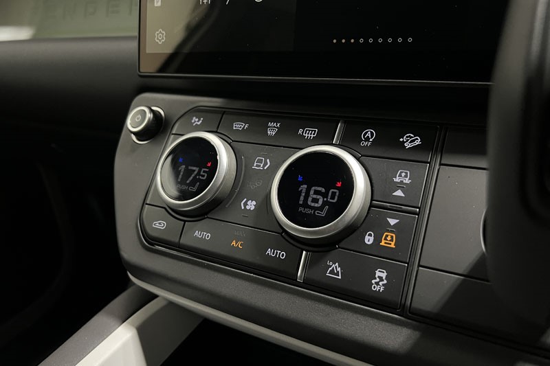 2025 (75) LAND ROVER DEFENDER 3.0 D250 X-Dynamic SE 110 5dr Auto 5320278