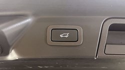 2022 (22) LAND ROVER RANGE ROVER VELAR 2.0 D200 R-Dynamic S 5dr Auto 4655737