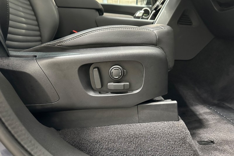 2023 (73) LAND ROVER DISCOVERY 3.0 D300 Dynamic SE 5dr Auto 5137279