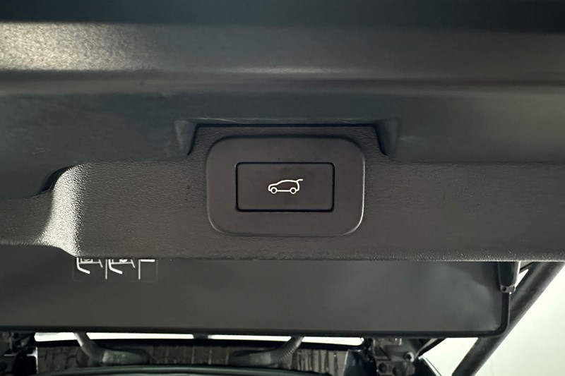 2023 (73) LAND ROVER DISCOVERY 3.0 D300 Dynamic SE 5dr Auto 5137269