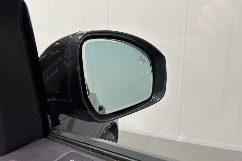 2023 (73) LAND ROVER DISCOVERY 3.0 D300 Dynamic SE 5dr Auto 5137238