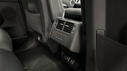 2023 (73) LAND ROVER DISCOVERY 3.0 D300 Dynamic SE 5dr Auto 5137234