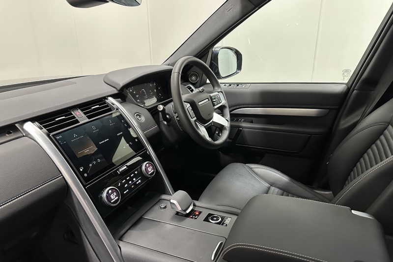 2023 (73) LAND ROVER DISCOVERY 3.0 D300 Dynamic SE 5dr Auto 5137260