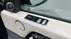 2021 (21) LAND ROVER RANGE ROVER 2.0 P400e Westminster Black 4dr Auto 4703622