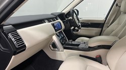 2021 (21) LAND ROVER RANGE ROVER 2.0 P400e Westminster Black 4dr Auto 4703643