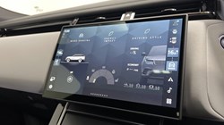 2025 (75) LAND ROVER RANGE ROVER VELAR 2.0 D200 MHEV Dynamic SE 5dr Auto 5422778